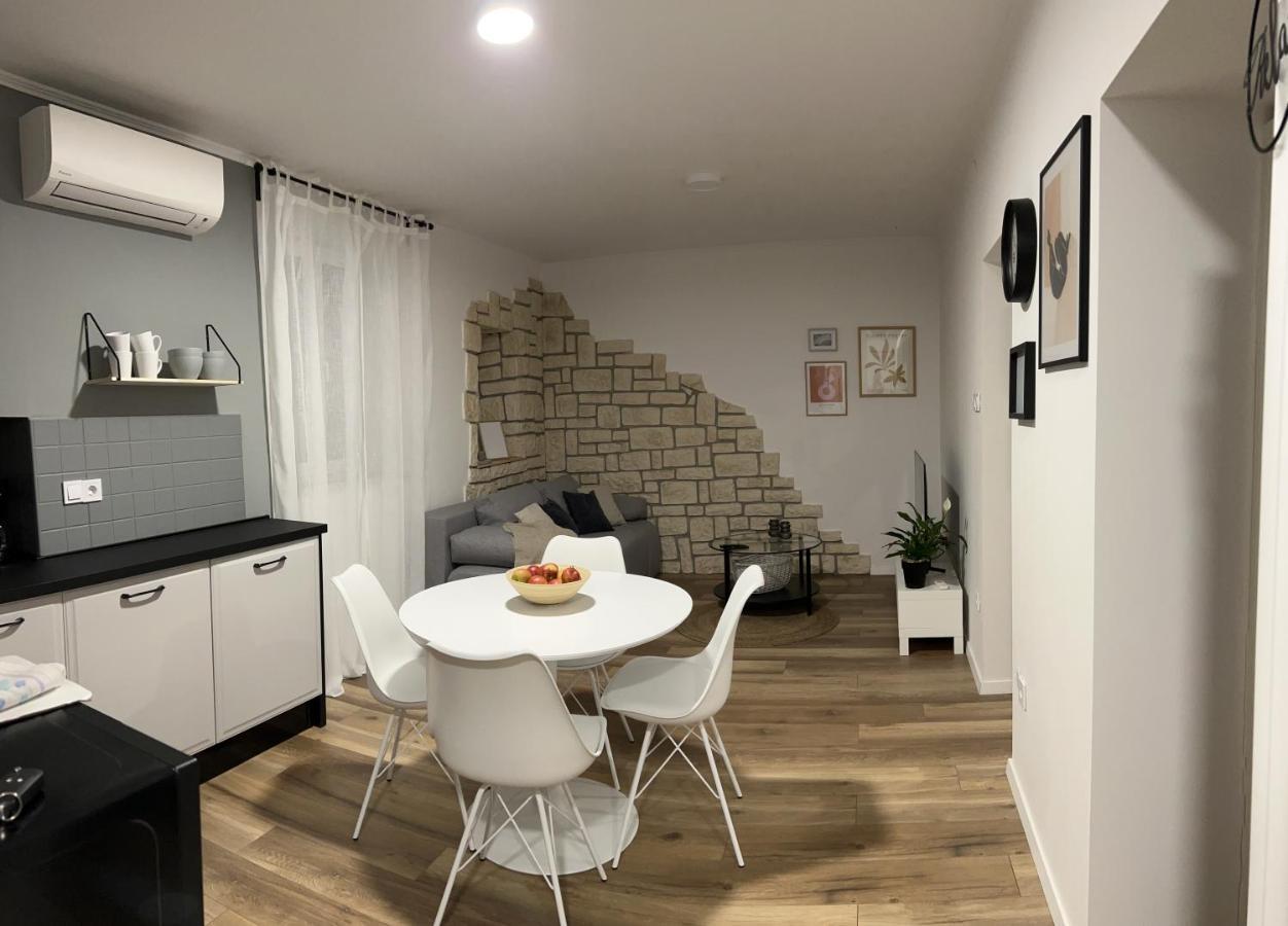 PUY Cinderella Apartment With Free Parking מראה חיצוני תמונה