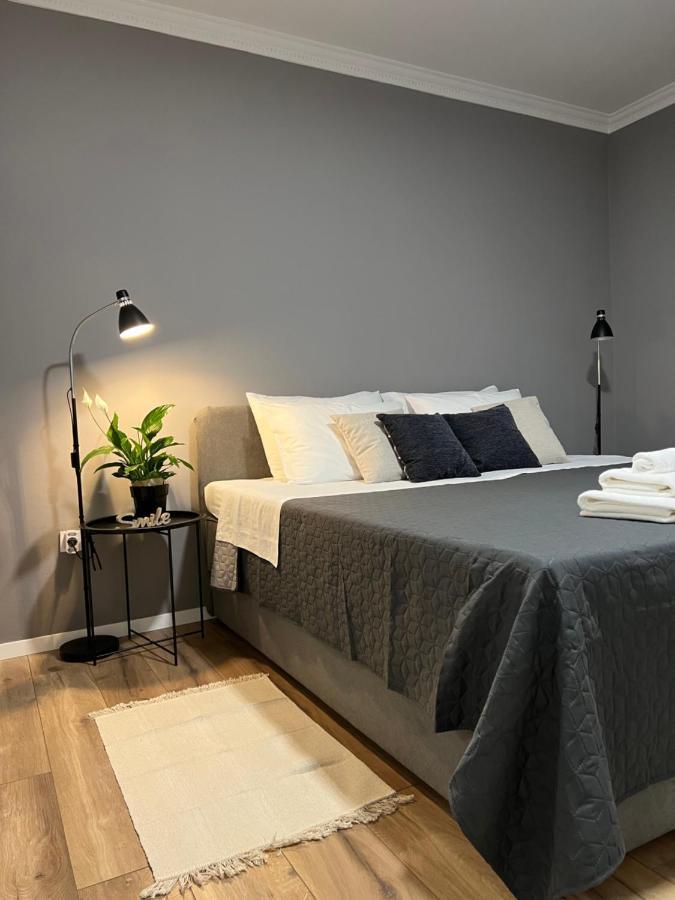 PUY Cinderella Apartment With Free Parking מראה חיצוני תמונה